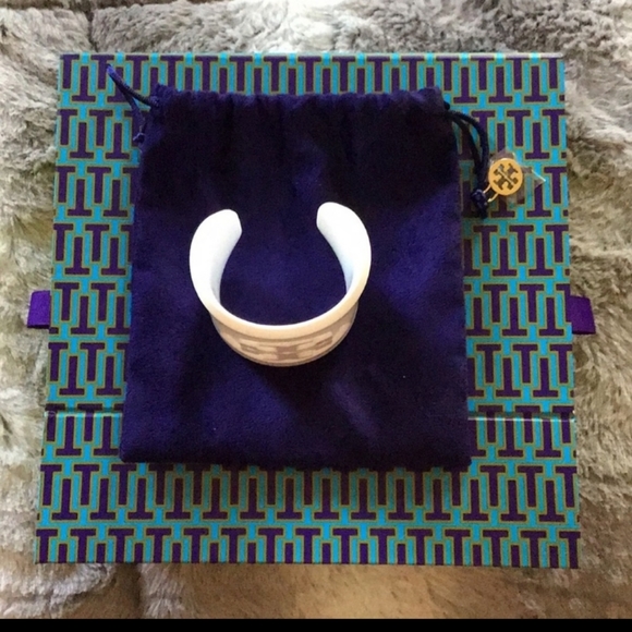 Tory Burch Cuff White lucite - Picture 10 of 15